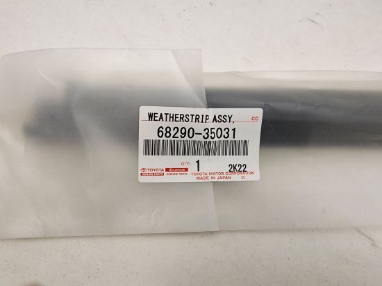 Picture of Back Hatch Window Molding 