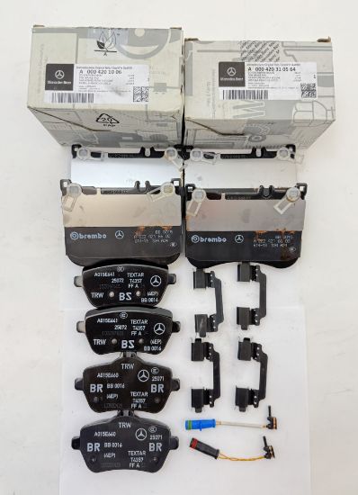 Picture of Front & Rear Brake Pad Set w/ Sensor